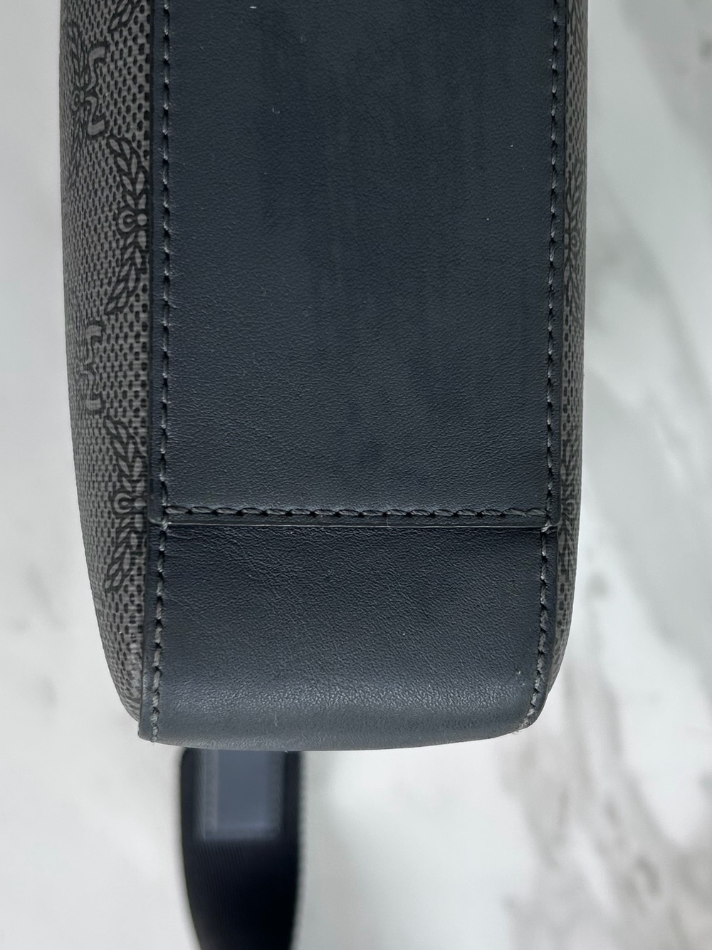 MCM Men’s Himmel Lauretos Messenger Bag - Picture 10 of 16